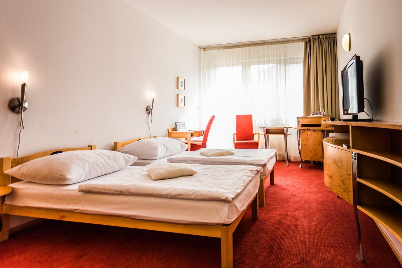 Hotel Set Братислава Экстерьер фото