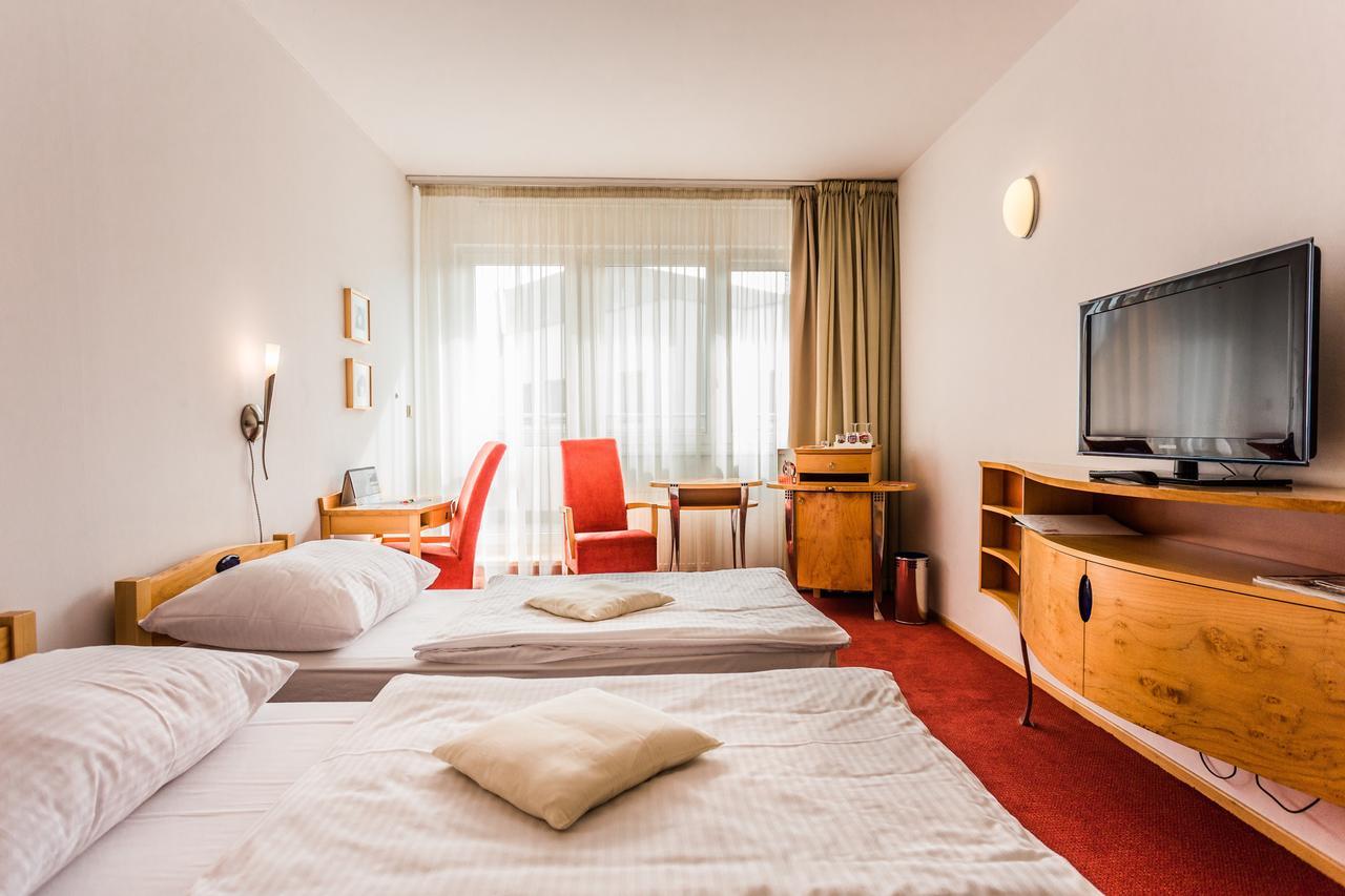 Hotel Set Братислава Экстерьер фото